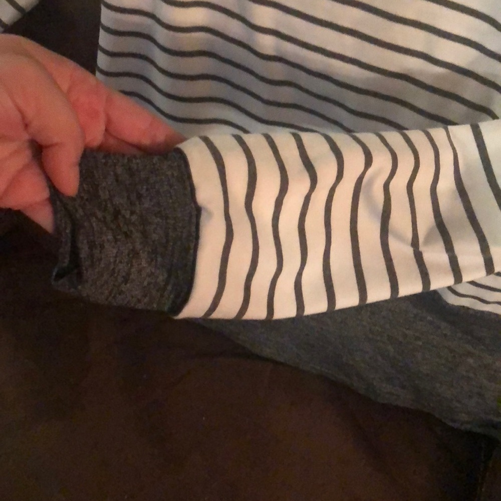 Sweater (amazon) - Picture 2 of 2